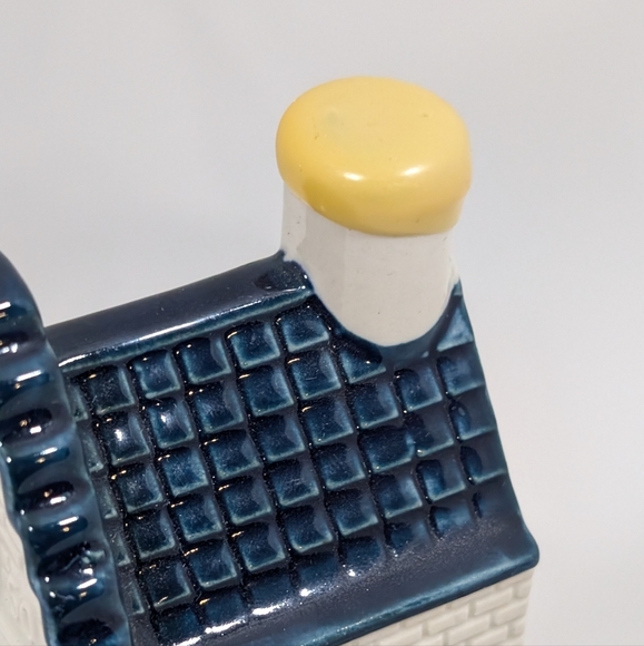 Rare VTG KLM Airlines Blue Delft Porcelain House #15 by BOLS Distillery; Sealed - Picture 7 of 8